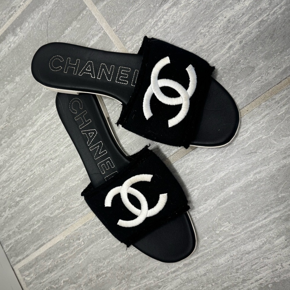 Chanel jersey knit CC mules
